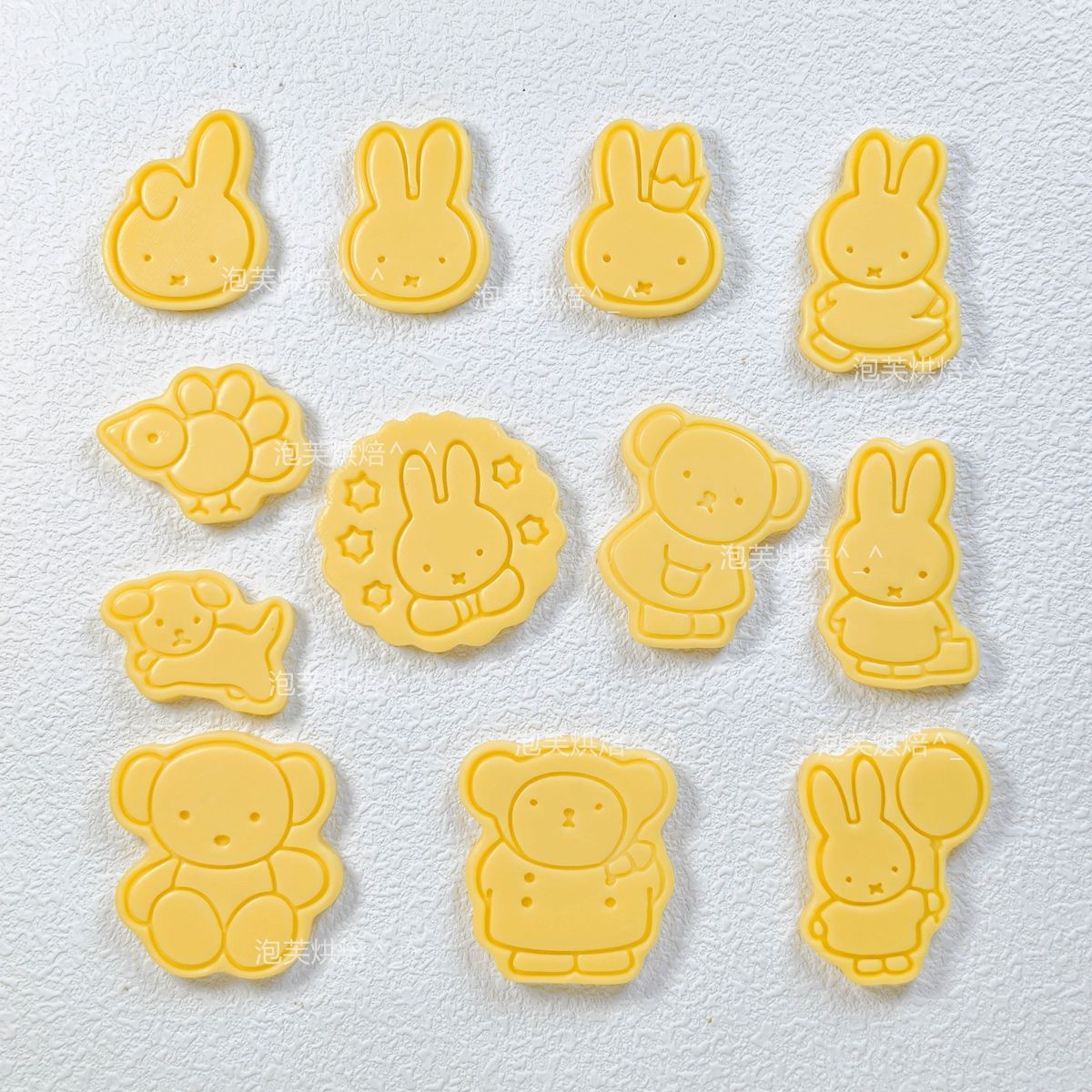 Kitchen Gadgets And Accessories - Cetakan Kue Tekan 3D Lucu dengan